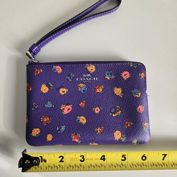 NWT Authentic Coach Purple Floral Corner Zip Wristlet - Picture 6 of 7